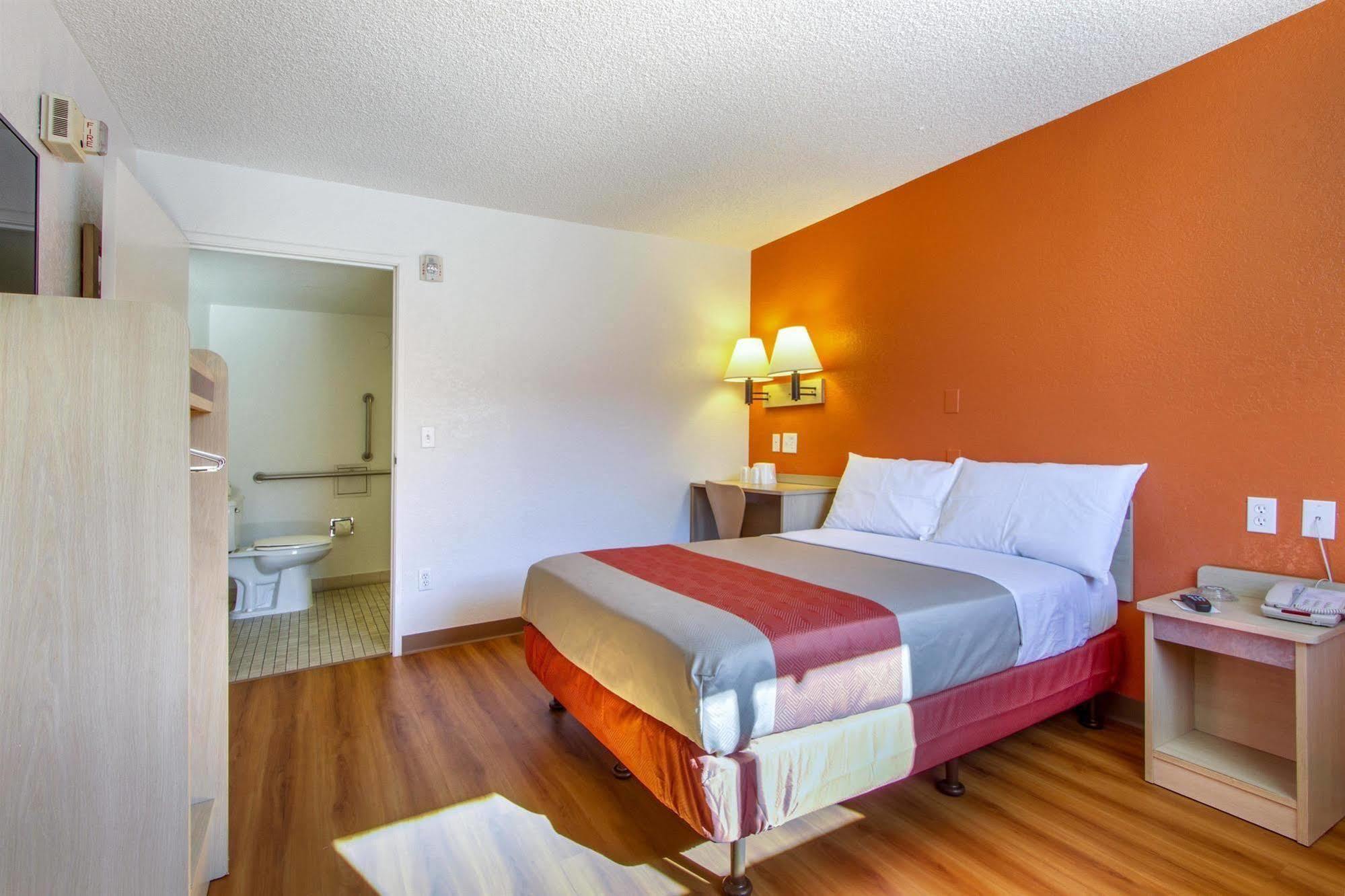 Phoenix Inn Luaran gambar