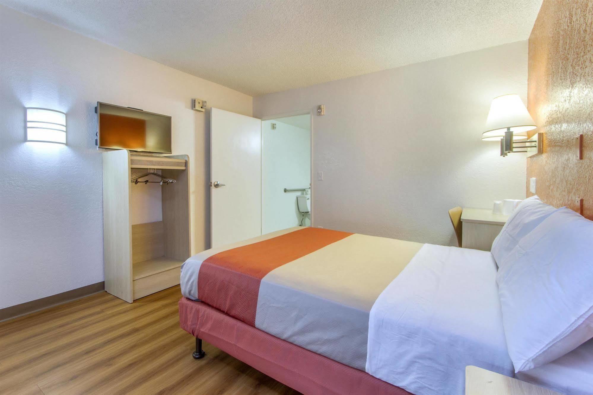 Phoenix Inn Luaran gambar