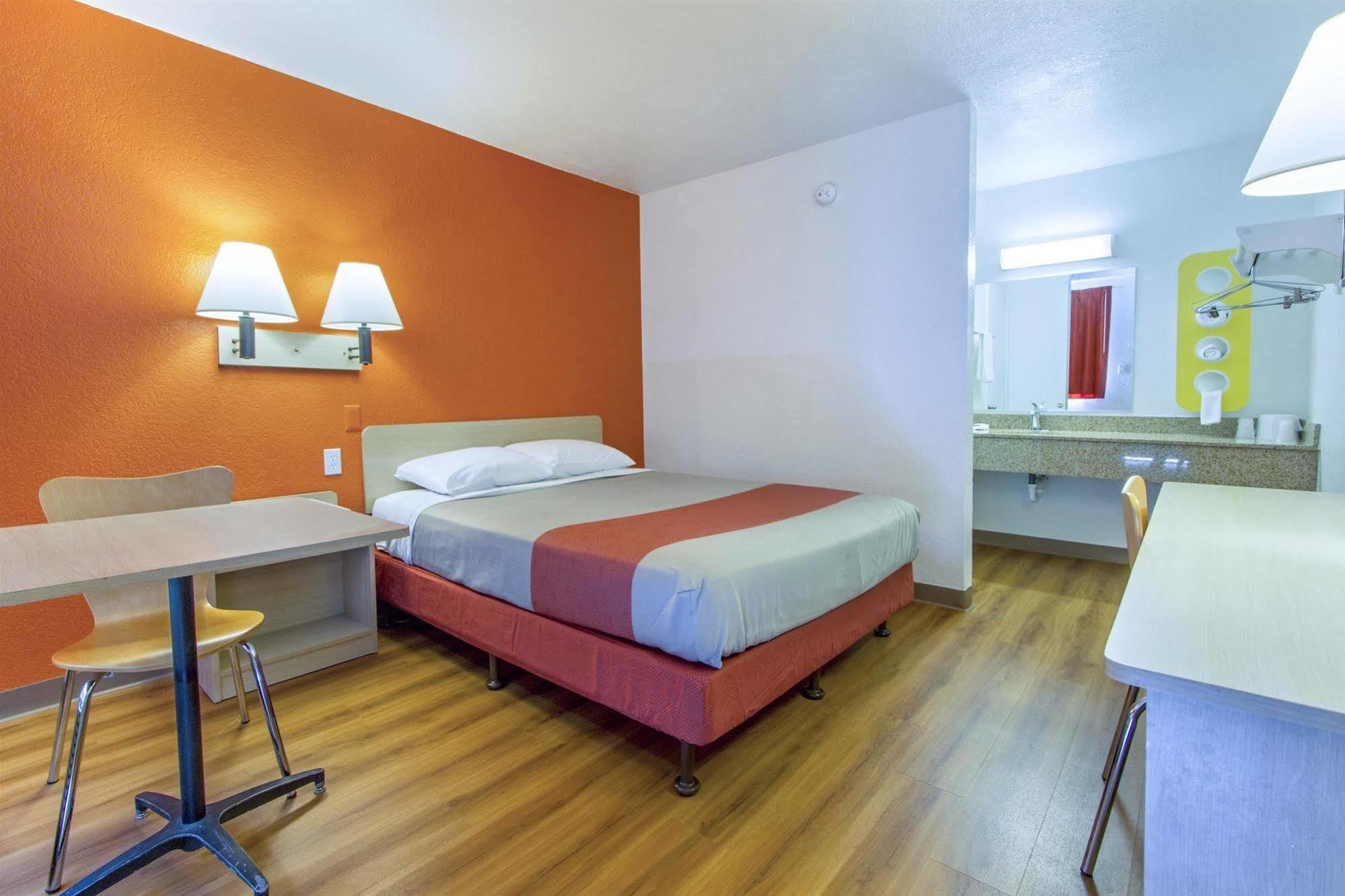 Phoenix Inn Luaran gambar